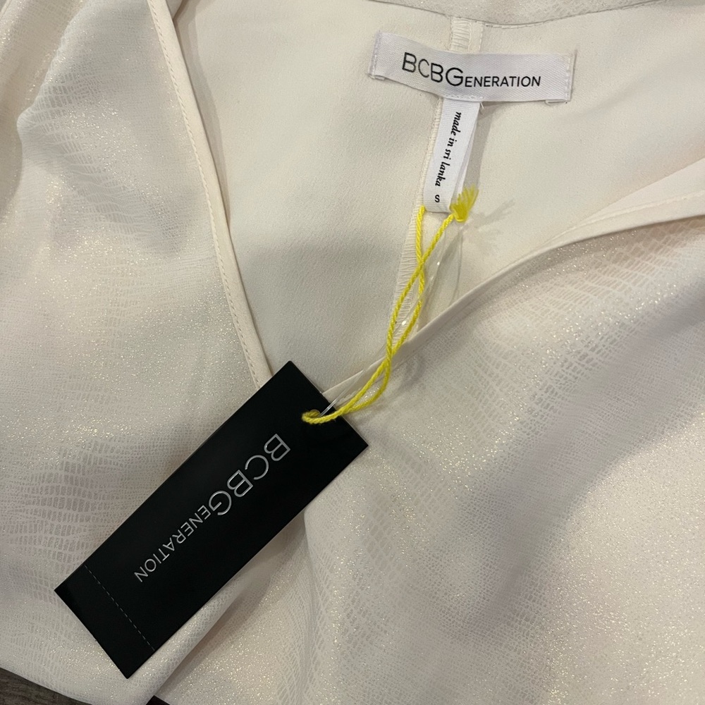 BCBG Shift Dress 🤍 - Picture 9 of 16